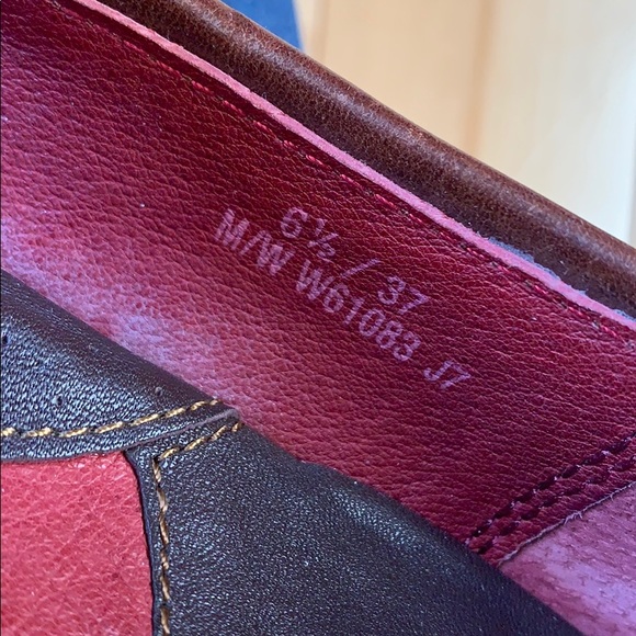 Born Women’s Mary Jane Brown Leather flats - Picture 9 of 9